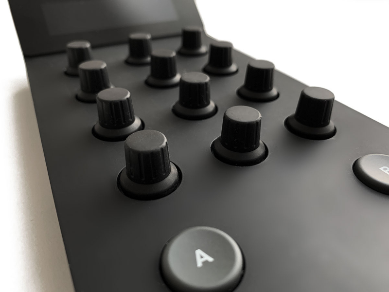 Knobs_03_v02.thumb.jpg.b7058670ea66e894d2530be1d6d8dc19.jpg